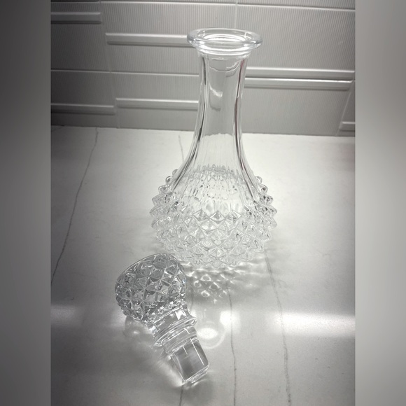 CRYSTAL WINE DECANTER - Picture 1 of 3